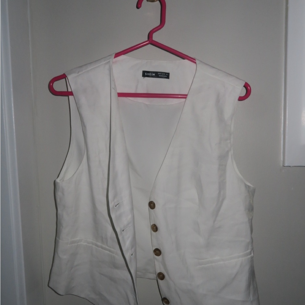 SHEIN Cream Buttoned Vest